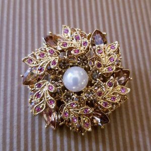 Banana Republic Brooch